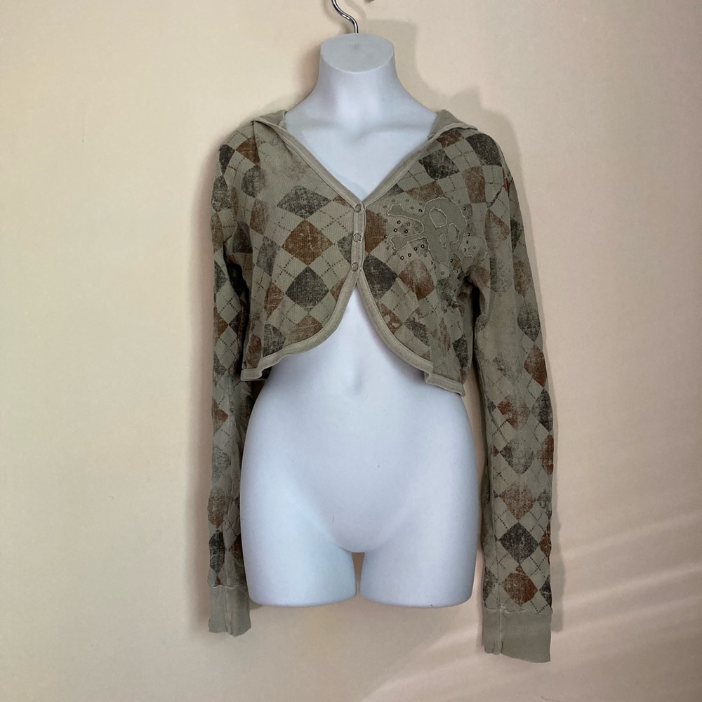 Y2K Long Sleeve Crop Top with skull and cross bones